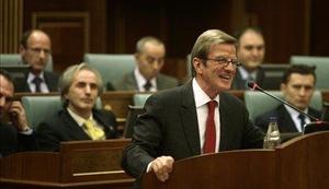 Kouchner poziva Srbijo k normalizaciji odnosov s Kosovom