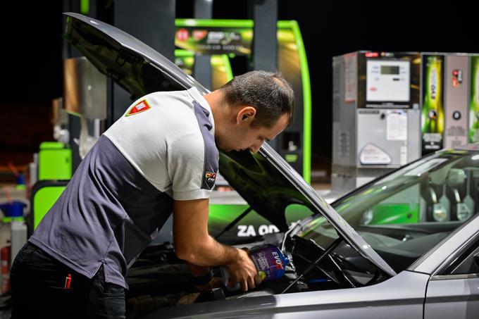 Skrb za svoj avtomobil pokažemo z izbiro kakovostnega goriva in olja, ki ga privoščimo svojemu jeklenemu konjičku.  | Foto: MOL Slovenija, d.o.o., in MOL & INA, d.o.o.