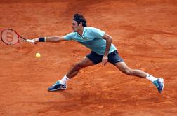 Poraz Žemlje na Kitajskem, v igri za finale težko delo Rogerja Federerja