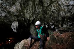 Potapljačem uspel preboj pri iskanju otrok v poplavljeni jami na Tajskem