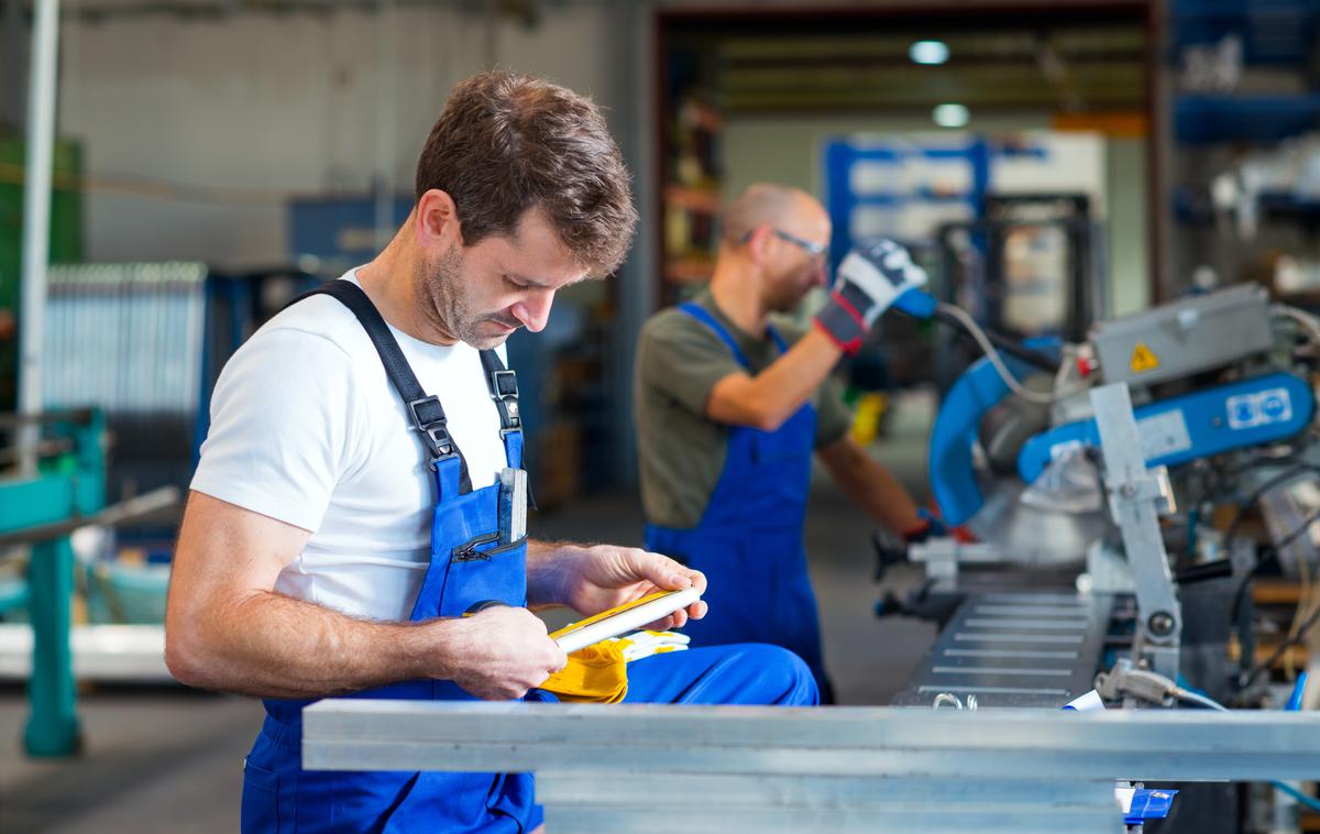 Delavci, proizvodnja, služba | Foto Shutterstock