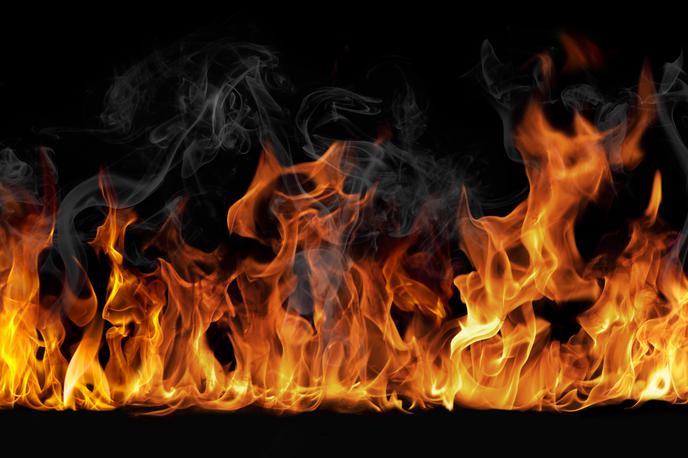 ogenj, | Požar je izbruhnil v eni od hotelskih sob okoli ene ure zjutraj in se hitro razširil. Fotografija je simbolična.  | Foto Shutterstock