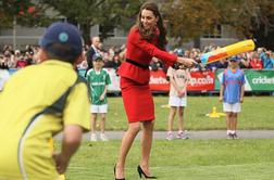 Kate Middleton v petkah igrala kriket