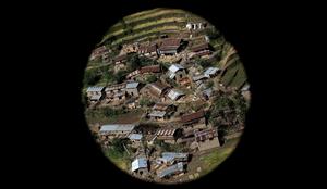Število žrtev v Nepalu preseglo šest tisoč, opustošenje je izjemno (video)