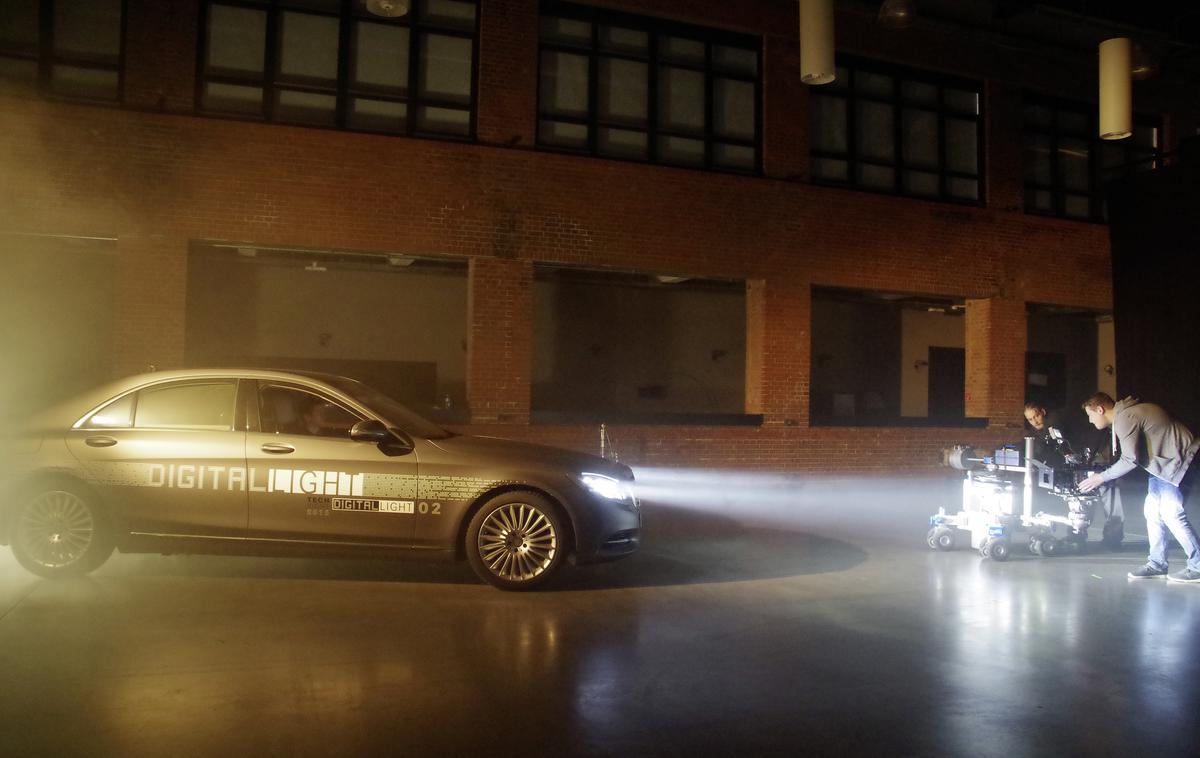 Mercedes-Benz digitalne luči - tehnika | Foto Mercedes-Benz