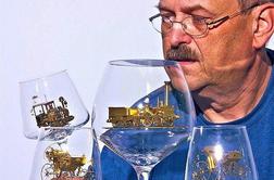 Miniaturne izvedbe moderne tehnologije v stekleni čaši