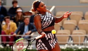 Serena Williams znova med deseterico na WTA