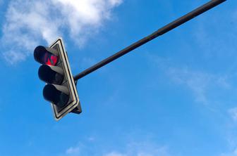 Sto let prvega semaforja: imel je rdečo in zeleno luč ter opozorilni zvonec