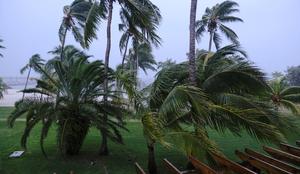 Dorian s silovitostjo orkana pete stopnje dosegel Bahame