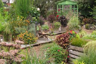 Vrtnarska hiša – oaza za ljubiteljske vrtnarje in zbiratelje