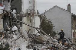 Eksplozija v predmestju Pariza zahtevala nova življenja