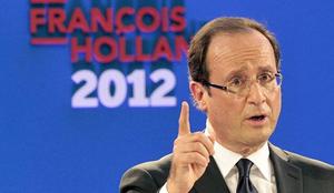 Hollande tarča napada z moko
