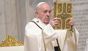 Vatikan po desetletjih afer s prenovo zakonika nad zlorabe otrok