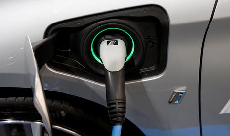 Bavarski velikan širi zeleno ponudbo: prihajata električna MINI in BMW X3