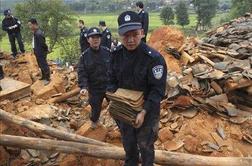 Število žrtev sobotnega potresa na Kitajskem narašča