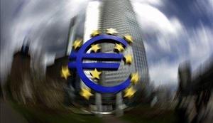Več kot polovica Čehov proti evru