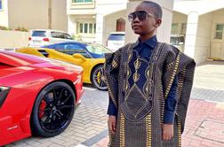 Resnični "nigerijski princ": ima devet let, prestižne avtomobile in svojo palačo