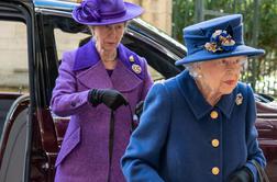 Kraljica Elizabeta II. spet sedla za volan