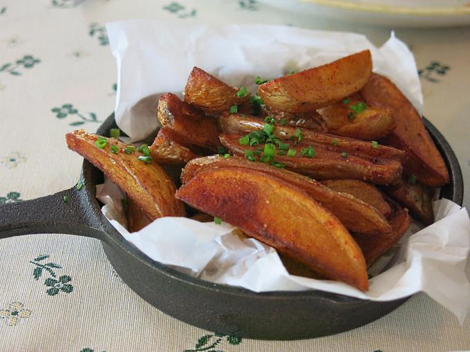 Hrustljav krompir z dimljeno papriko | Foto: Miha First