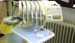 Zobozdravniki opozarjajo na neustrezen način financiranja mladinskega zobozdravstva 