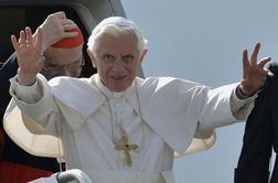 Papež prispel na obisk v Milano