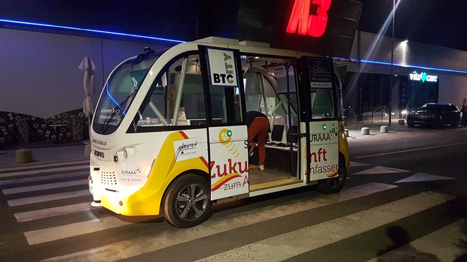 V slovenskem BTC Cityju so zagnali pilotni projekt, kjer prevoze opravlja samovozeči avtobus. | Foto: Gregor Pavšič