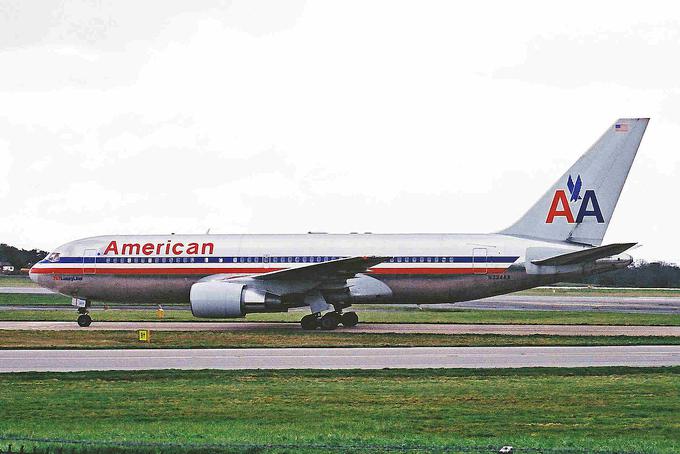 Letalo boeing 767 družbe American Airlines, ki je trčilo v severni stolp WTC, pet mesecev pred dogodki 11. septembra 2001.  | Foto: Thomas Hilmes/Wikimedia Commons