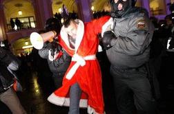 V Rusiji na silvestrovo aretacije opozicijskih protestnikov