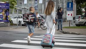Previdno: na ceste se vračajo šolarji #foto #video