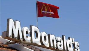 Dolge vrste za zadnji McDonald's hamburger na Islandiji